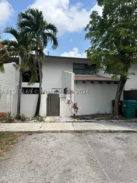 7113 SW 113th Ct, Miami, FL 33173