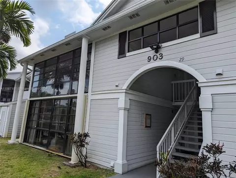 903 NE 199th St #205, Miami, FL 33179