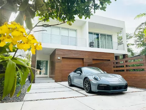 2975 Bridgeport Ave, Miami, FL 33133