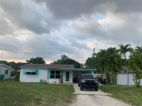 2725 SW 46th Ct, Fort Lauderdale, FL 33312