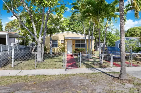 15720 NE 15th Pl, North Miami Beach, FL 33162