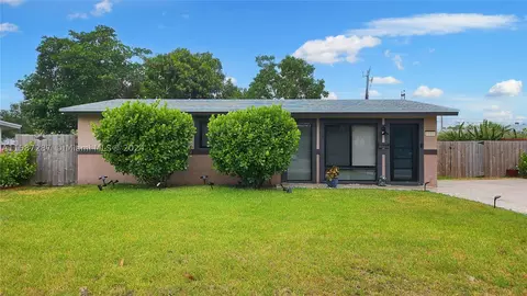 1731 SW 38th Ave, Fort Lauderdale, FL 33312