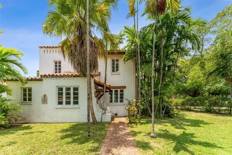 904 Ferdinand St, Coral Gables, FL 33134