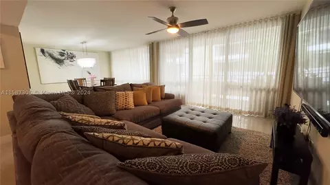 13953 Kendale Lakes Cir #208B, Miami, FL 33183