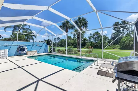 8343 SE Angelina Ct, Hobe Sound, FL 33455