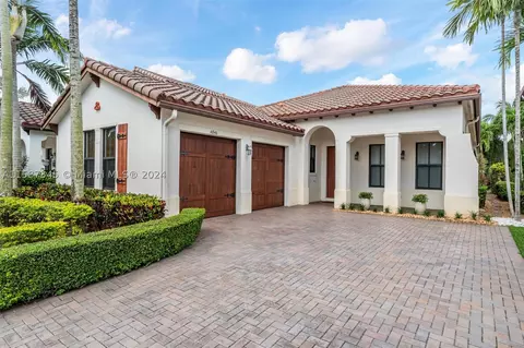 4046 NW 85th Ave, Pembroke Pines, FL 33024