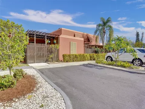 1558 Fairway Rd #1558, Pembroke Pines, FL 33026