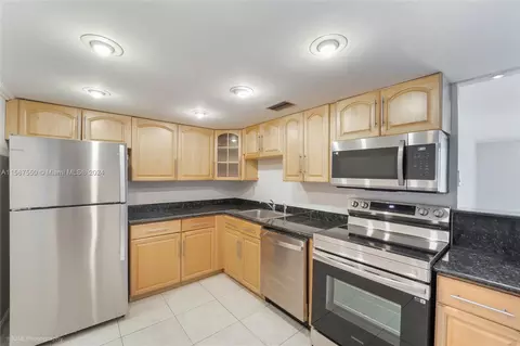 1420 Brickell Bay Dr #806D, Miami, FL 33131