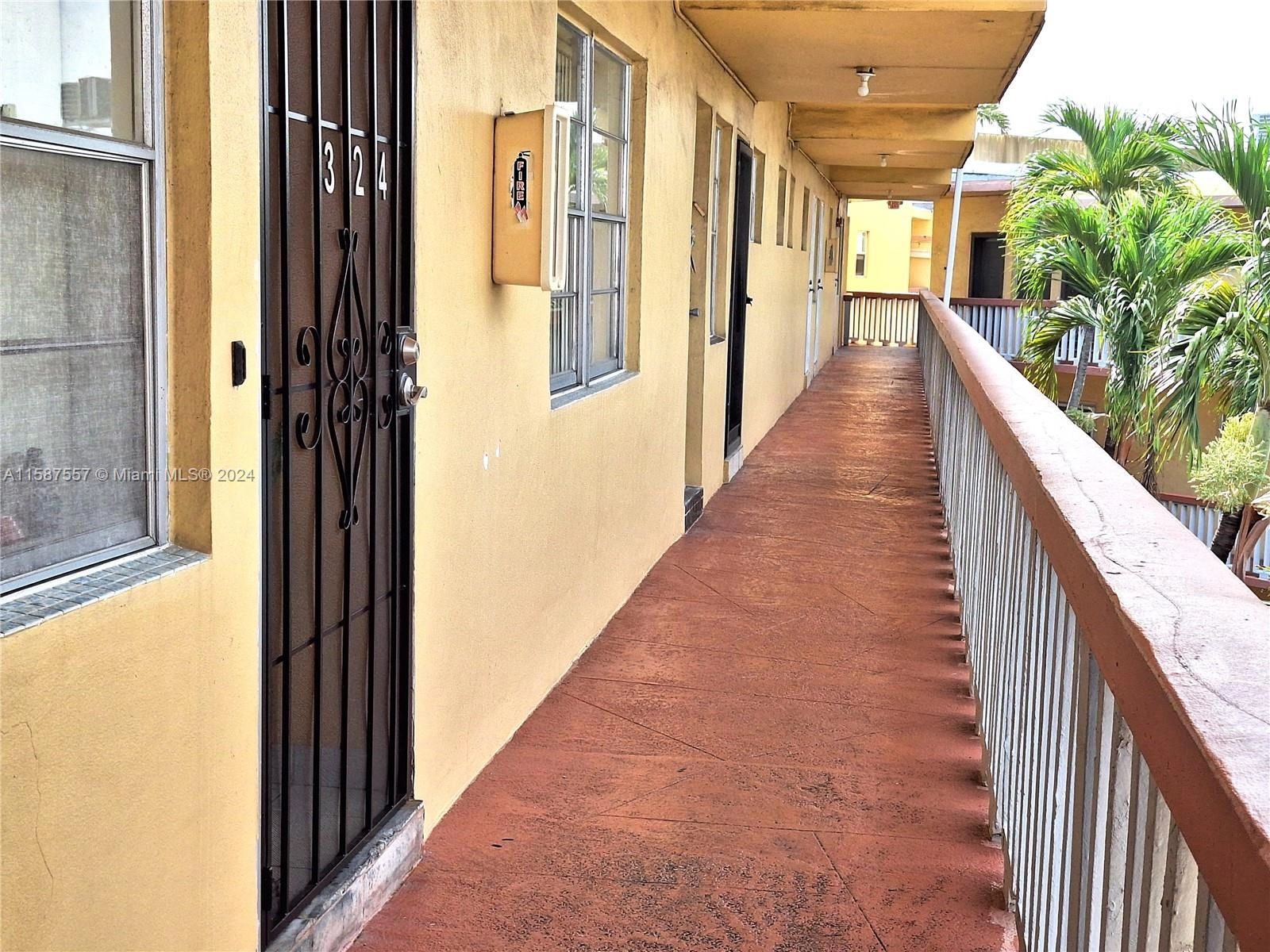 1551 NE Miami Gardens Dr Unit 322