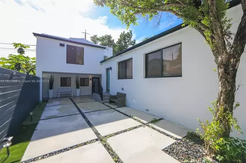52 NE 47th St, Miami, FL 33137