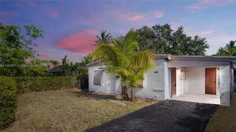 1640 NE 183rd St, North Miami Beach, FL 33179