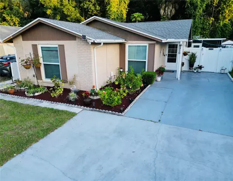 8910 Rosebank, Tampa, FL 33615