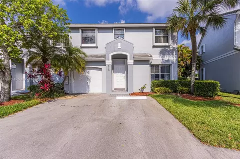 4715 Grapevine Way, Davie, FL 33331