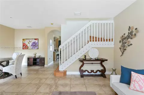 3323 Merrick Ln #908, Margate, FL 33063
