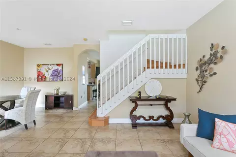 3323 Merrick Ln #908, Margate, FL 33063
