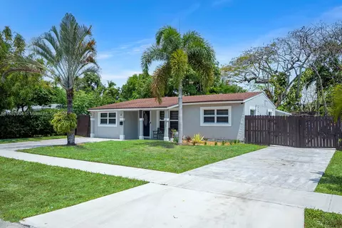 6631 Coolidge St, Hollywood, FL 33024