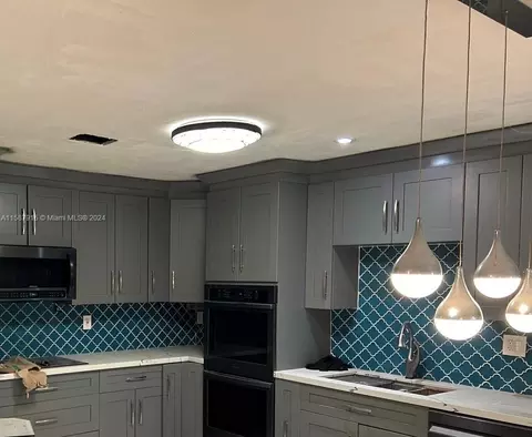 3303 NW 211th St, Miami Gardens, FL 33056