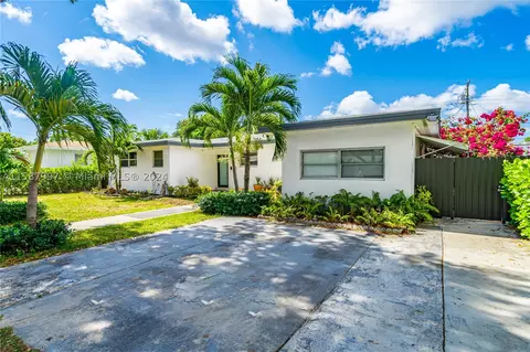 1040 NE 166th St, North Miami Beach, FL 33162