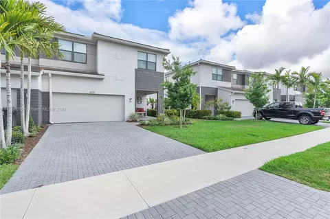 8715 Corvus Dr, Lake Worth, FL 33467