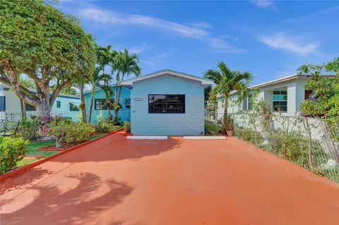 600 NW 3rd Ct, Hallandale Beach, FL 33009