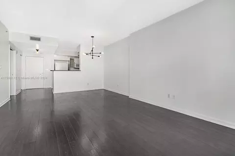 335 S Biscayne Blvd #4110, Miami, FL 33131 photo 9