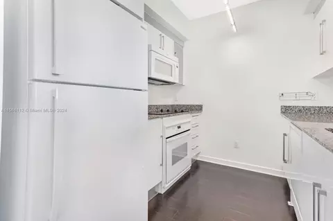 335 S Biscayne Blvd #4110, Miami, FL 33131 photo 17