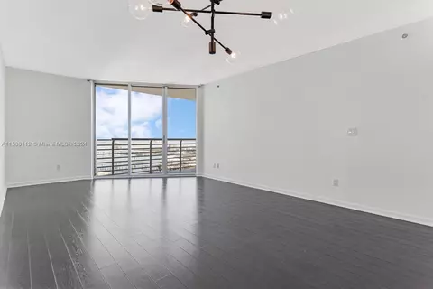 335 S Biscayne Blvd #4110, Miami, FL 33131 photo 10