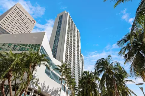 335 S Biscayne Blvd #4110, Miami, FL 33131 photo 3