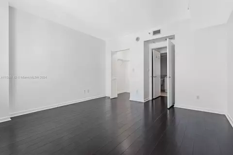 335 S Biscayne Blvd #4110, Miami, FL 33131 photo 13