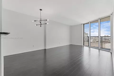 335 S Biscayne Blvd #4110, Miami, FL 33131 photo 12