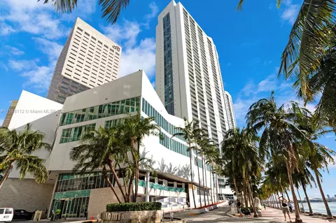 335 S Biscayne Blvd #4110, Miami, FL 33131 photo 2