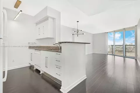 335 S Biscayne Blvd #4110, Miami, FL 33131 photo 14