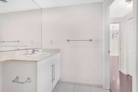 335 S Biscayne Blvd #4110, Miami, FL 33131 photo 27