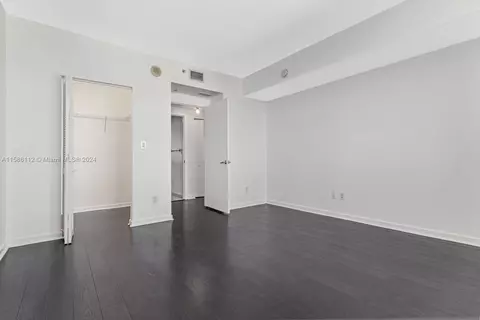 335 S Biscayne Blvd #4110, Miami, FL 33131 photo 22