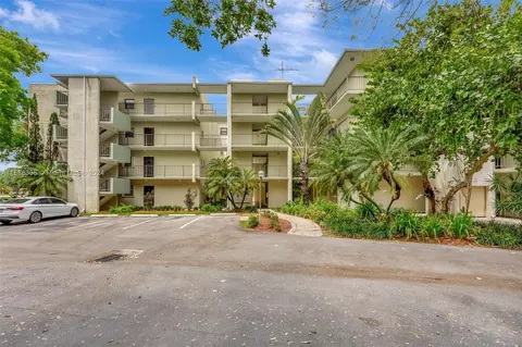 8951 N New River Canal Rd #2C, Plantation, FL 33324