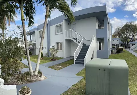 6220 SW 131st Ct #102, Miami, FL 33183