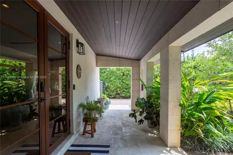 4700 Bay Point Rd, Miami, FL 33137