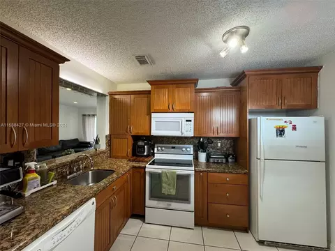 4768 NW 114th Ave #201-4, Doral, FL 33178