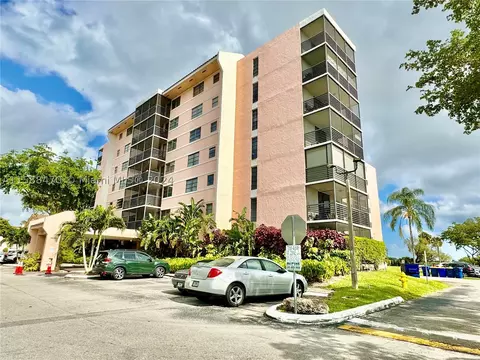 20840 San Simeon Way #401, Miami, FL 33179