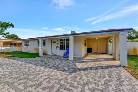 2736 NE 2nd Ave, Pompano Beach, FL 33064