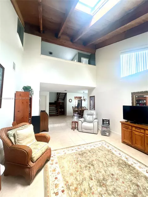 9250 SW 1st St #506, Plantation, FL 33324