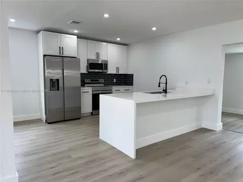 2360 NW 47th Ave, Lauderhill, FL 33313