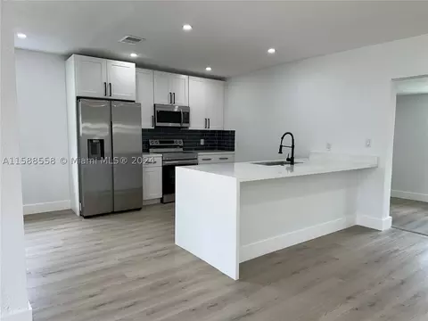 2360 NW 47th Ave, Lauderhill, FL 33313