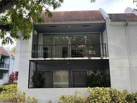 9229 SW 87th Ave #D8, Miami, FL 33176