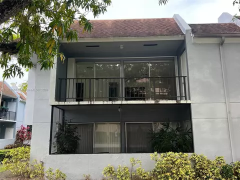 9229 SW 87th Ave #D8, Miami, FL 33176