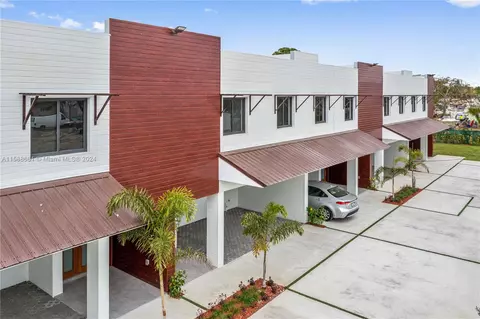 958 NW 10 St #3, Florida City, FL 33034