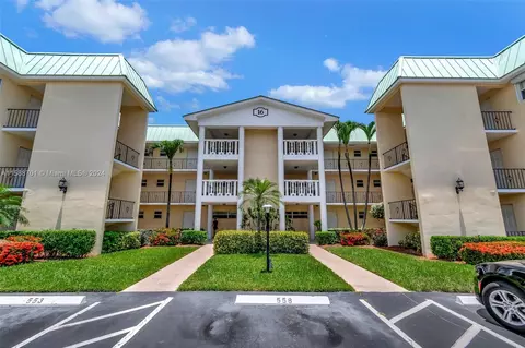 16 Colonial Club Dr #203, Boynton Beach, FL 33435