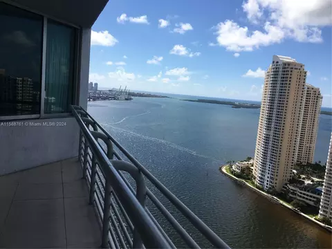 325 S Biscayne Blvd #3519, Miami, FL 33131