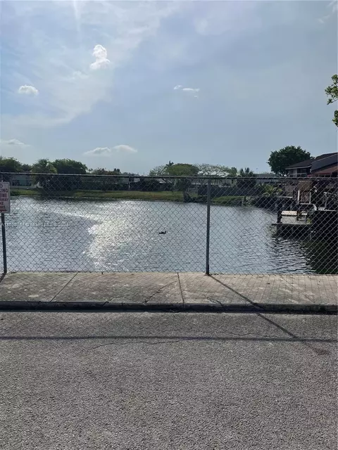 2050 SW 122nd Ave #23, Miami, FL 33175