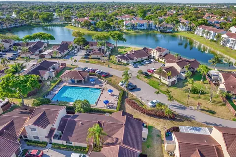 6229 NW 171st St, Hialeah, FL 33015
